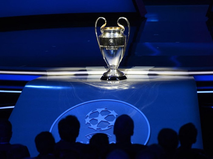 Soccer Football - Champions League - Group Stage Draw - Grimaldi Forum, Monaco - August 31, 2023 General view of the Champions League trophy before the draw REUTERS/Massimo Pinca