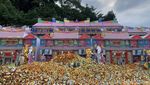 Antusiasme Warga Tionghoa Meriahkan Festival Hantu Lapar