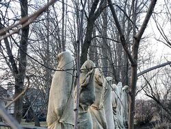 Deretan Foto Penampakan yang Bikin Takut dan Jantungan