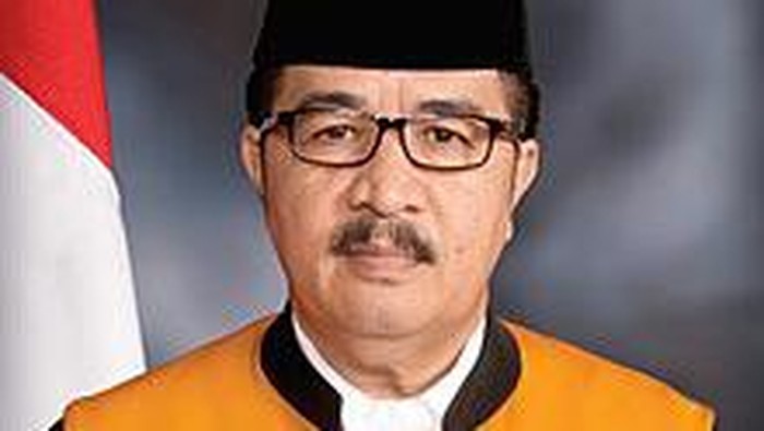 Hakim agung Yulius