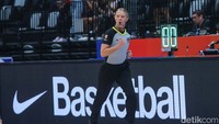 Selain Jenna ada dua wasit wanita lainnya yakni Amy Bonner dan Blanca Burn.
