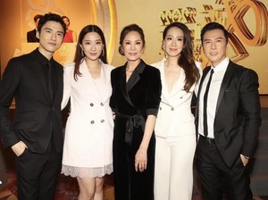Heboh Penampilan Mertua Donnie Yen Lebih Tua 6 Tahun, Parasnya Banjir Pujian