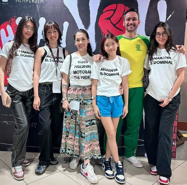 Kayra Miendra juga ikut mencuri atensi saat hadir dalam acara Bahkan Voli pada akhir pekan kemarin. Ia turut mendukung sang ayah, Tora Sudiro, yang ikut bermain voli. Foto: Instagram @t_orasudi_ro