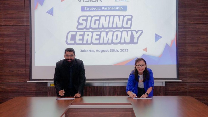 Kerja Sama Hadirkan Konten Hiburan Berkualitas dengan Harga Terjangkau Vision+ menggandeng First Media untuk menghadirkan hiburan yang berkualitas dengan harga terjangkau. Kerja sama ini akan membuat masyarakat menikmati konten favorit lebih mudah.
