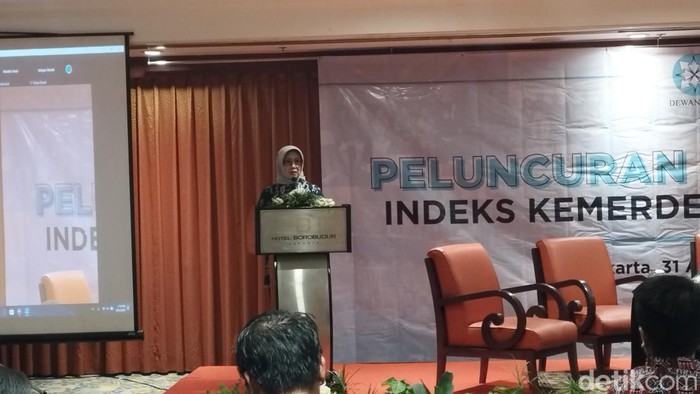 Ketua Dewan Pers, Ninik Rahayu, mengatakan menurunnya indeks kebebasan pers 2023 di Indonesia juga dialami di negara lain dan tak terkait dengan Pemilu 2024. (Brigitta Belia/detikcom)
