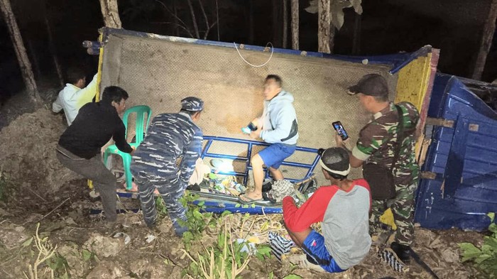 Kondisi truk yang terperosok ke jurang di Kebumen, Rabu (30/8/2023).