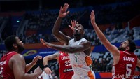 34 Detik menjelang berakhirnya kuarter keempat, Lebanon terus memimpin perolehan poin. Amir Saoud Cs mengakhiri laga dengan skor 94-84.