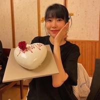 Setelah operasi begini penampilannya tanpa makeup. Aku memutuskan untuk melakukan operasi hidung lagi, aku ingin membuang semua filler dan menyelamatkan batang hidungku, katanya.  Foto: Instagram