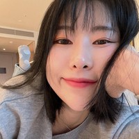 Selain mata, Lee Se Young telah melakukan berbagai tindakan pada wajahnya, termasuk hidung. Ia bahkan mengaku sudah dua kali operasi hidung karena filler-nya menyebar. Foto: Instagram