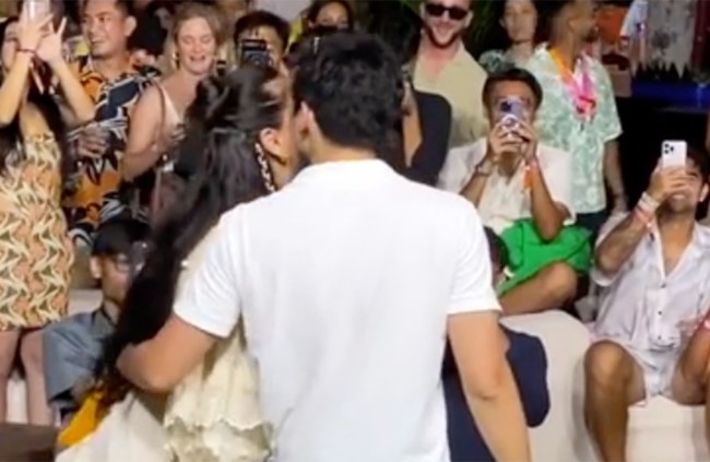 Gestur mesra keduanya semakin menjadi-jadi di pesta ulang tahun Luna ke-40 tersebut. Foto: TikTok Luna Maya