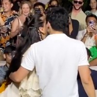 Gestur mesra keduanya semakin menjadi-jadi di pesta ulang tahun Luna ke-40 tersebut. Foto: TikTok Luna Maya