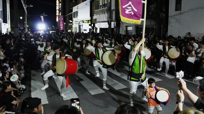 People perform 