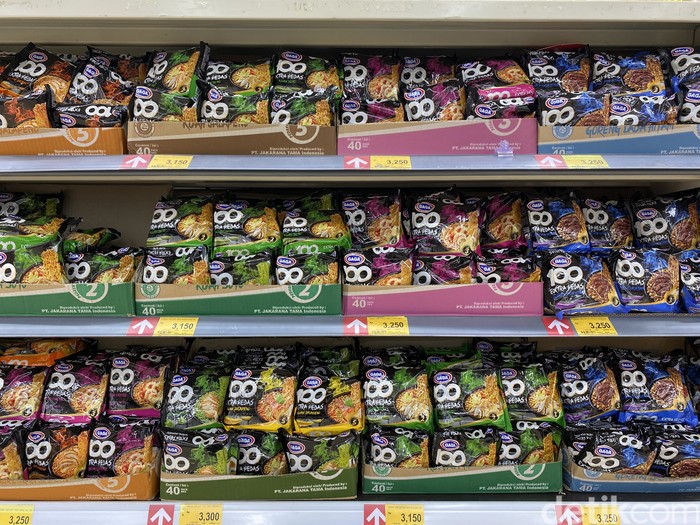 Berbagai varian Mie Gaga yang ada di supermarket