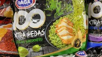 Mie Gaga goreng ekstra pedas juga ada yang ditawarkan dengan rasa cabai harbanero. Warna mienya juga memiliki tampilan hijau yang berasal dari bumbunya. Foto: detikFood/Yenny Mustika Sari