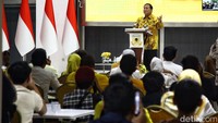 Ini adalah kali pertama Prabowo mengunjungi DPP Partai Golkar usai dideklarasikan oleh PAN dan Golkar beberapa waktu lalu. Kedatangannya untuk mengisi kuliah umum di DPP Partai Golkar. 