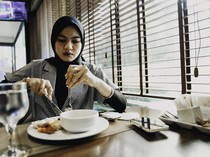 Muslim Makan di Restoran dengan Menu Non Halal, Apakah Boleh?