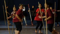 Pelatihan tersebut digelar sebagai rangkaian Solo Internasional Performing Art yang diikuti seniman pertunjukkan dari Indonesia, Malaysia, korea Selatan, India, Lithuania, Singapura, dan Taiwan.  