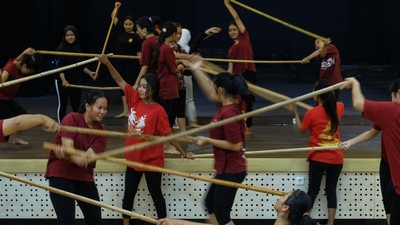 Siswa SMK Solo Belajar Koreografi dari Park Na Hoon