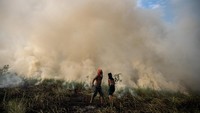 Petugas gabungan dari Manggala Agni Daops Banyuasin, Daops Musi Banyuasin (Muba), Daops Lahat dan BPBD Kabupaten Ogan Ilir (OI) berhasil memadamkan kebakaran lahan di daerah tersebut. 