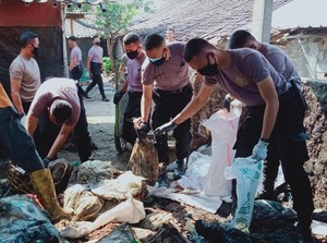 Tumpukan Sampah di Pasar Gentongan Klaten Dieksekusi Tim Gabungan