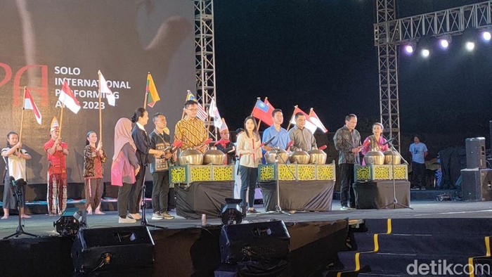 Pembukaan Solo International Performing Arts (SIPA) 2023 di Benteng Vastenburg, Solo, Kamis (31/8/2023).