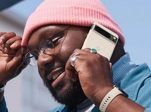 Tak Mau Kalah dari Apple, Google Sebar Undangan Pixel 8 dan Video Ejekan