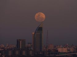 Potret Fenomena Super Blue Moon di Langit Berbagai Negara