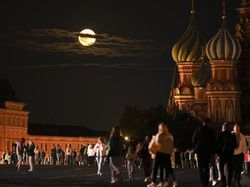 Potret Fenomena Super Blue Moon di Langit Berbagai Negara