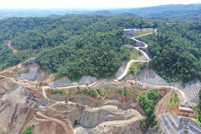 Proyek Bendungan Bener.