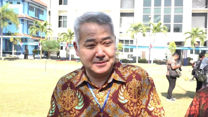 Rektor Takayama College Of Cars Prof. Sakai Susumu.
