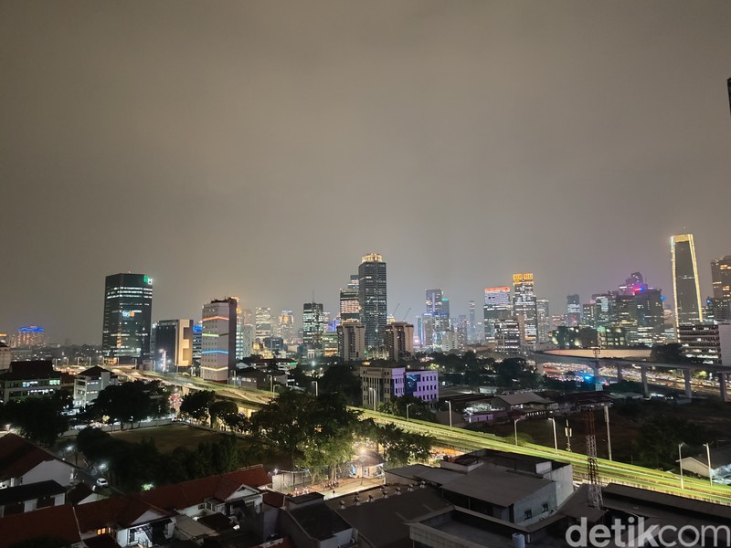 Review Sharp Aquos R7S