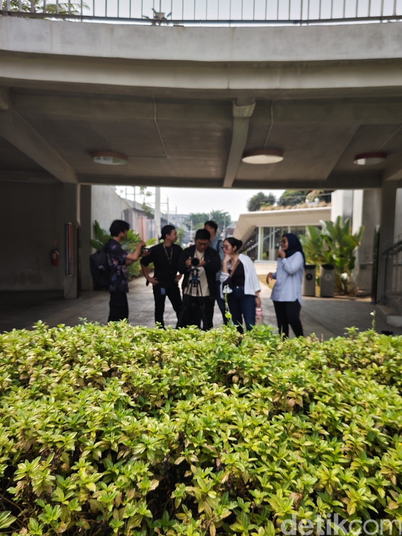 Review Sharp Aquos R7S