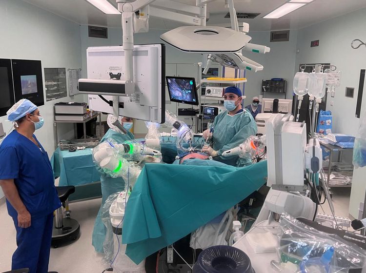 Rumah Sakit di Yordania Gunakan Robot Untuk Operasi Kanker