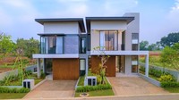 Tipe Oakwood di Cluster Laguna, Shila at Sawangan menghadirkan berbagai keunggulan, termasuk ruang tamu yang luas dan dilengkapi panoramic view 3.5 meter, high ceiling setinggi 5 meter, dan rooftop.