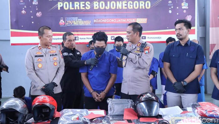 Suami di Bojonegoro yang curi motor di 8 TKP bareng istri yang sedang hamil tua.