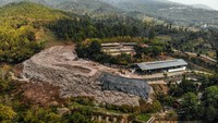 Pemerintah setempat juga mengimbau kepada masing-masing desa untuk mengambil langkah penanganan sampah secara mandiri.  