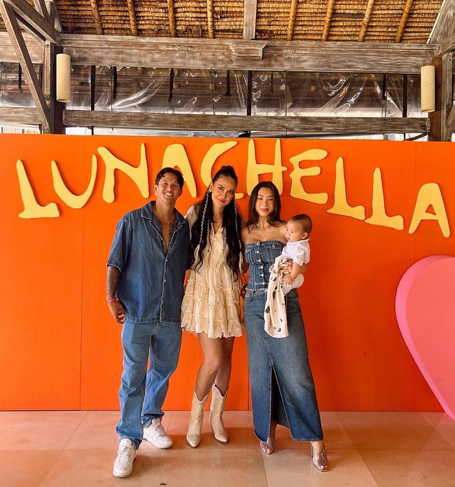 Pasangan Irfan Bachdim dan Jennifer Bachdim, yang menetap di Bali, juga menyempatkan hadir di pesta Lunachella. Foto: Instagram