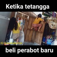 Namanya hidup bertetangga, harus siap-siap dengan kekepoan orang sebelah. Walau kadang kesal, tapi sepi juga kalau nggak ada mereka.