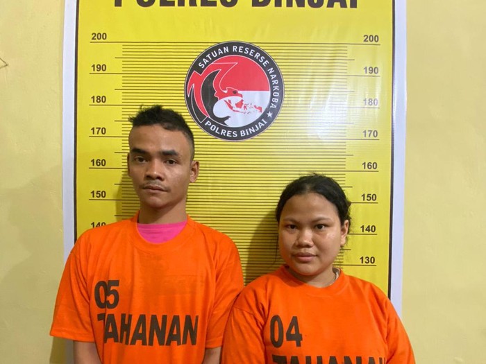 2 tersangka yang diamankan dari kampung narkoba di Langkat. (Foto: Dok Polres Binjai)