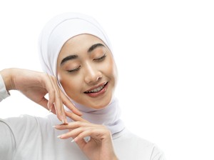 Cara Pilih Serum Wajah Terbaik, Sesuai Tipe Kulit-Meresap ke Sel Terdalam
