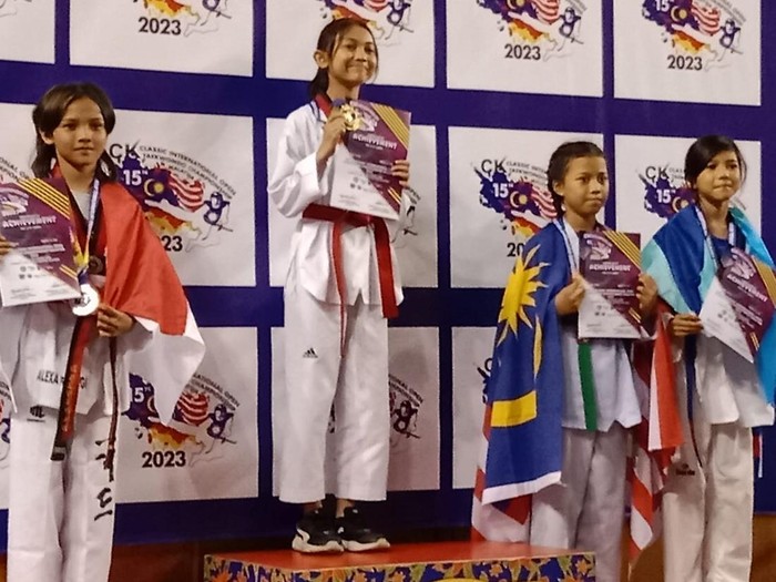 Alexa Pelangi, bocah 10 tahun asal Sukabumi peraih Juara Internasional Taekwondo.