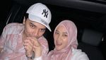 Alvin Faiz Saat Masak Seblak hingga Bagi-bagi Makanan di Jumat Berkah