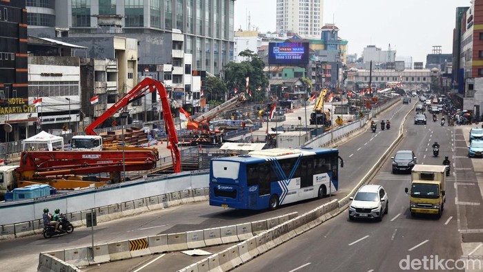BI Perkiraan Pertumbuhan Ekonomi Indonesia Tahun 2023 BI memperkirakan pertumbuhan ekonomi Indonesia akan mencapai 4,7-5,5% pada 2023. Pertumbuhan ini akan ditopang oleh konsumsi domestik atau rumah tangga.