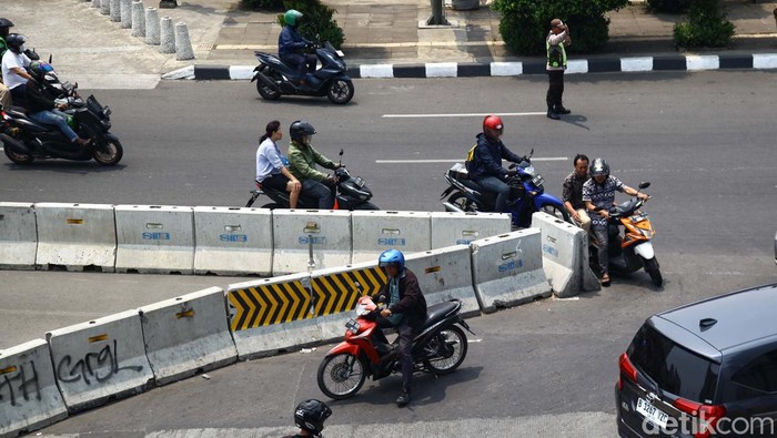 BI Perkiraan Pertumbuhan Ekonomi Indonesia Tahun 2023 BI memperkirakan pertumbuhan ekonomi Indonesia akan mencapai 4,7-5,5% pada 2023. Pertumbuhan ini akan ditopang oleh konsumsi domestik atau rumah tangga.
