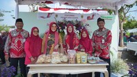 Kepala Desa Gledeg, Watik Sri Mulyani menyampaikan desanya membutuhkan pembangunan kantor desa. Pasalnya, kantor desa setempat kurang representatif untuk digunakan sebagai tempat pelayanan masyarakat lantaran lokasi yang kurang strategis. Selain itu juga terkikis oleh jalur irigasi dan rawan banjir apabila diguyur hujan. Foto: dok. Istimewa