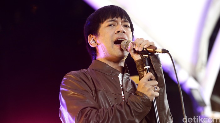 dMasiv saat main stage bersama detikHot