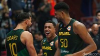 Gilgeous-Alexander kembali membawa Kanada memimpin 59-57 lewat jump shot yang ia lepaskan. Brasil membalas lewat tembakan dua poin dan lemparan bebas Caboclo, membawa Brasil unggul kembali 60-59.