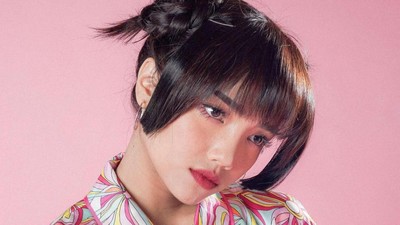 5 Potret Fuji An Sedih Ditinggal Teman-temannya Menikah
