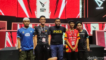 Nah nantinya di sini para pecinta Free Fire di Tanah Air bisa melihat penampilan tim esports kebanggaan kalian, termasuk pemain dan pelatihnya. Tikernya Foto: (Panji Saputro/detikINET).