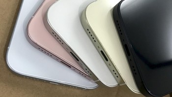 Ada blue, pink, silver, green dan black. Foto: Twitter.com/SonnyDickson